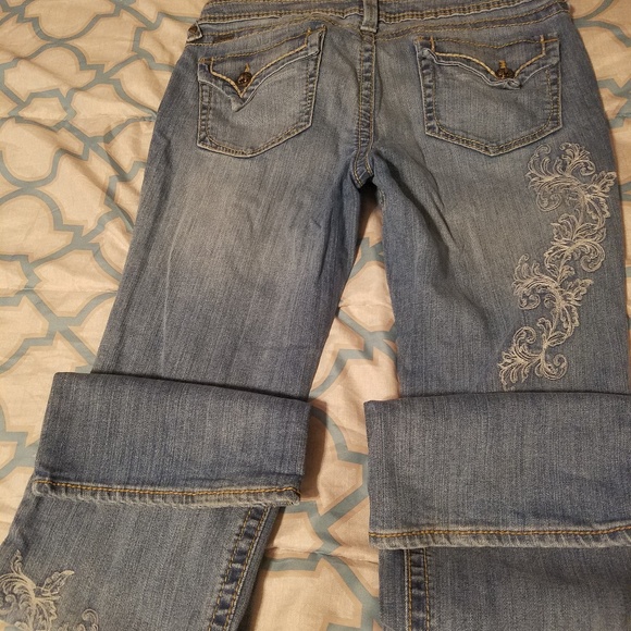 Jeans - Picture 3 of 4